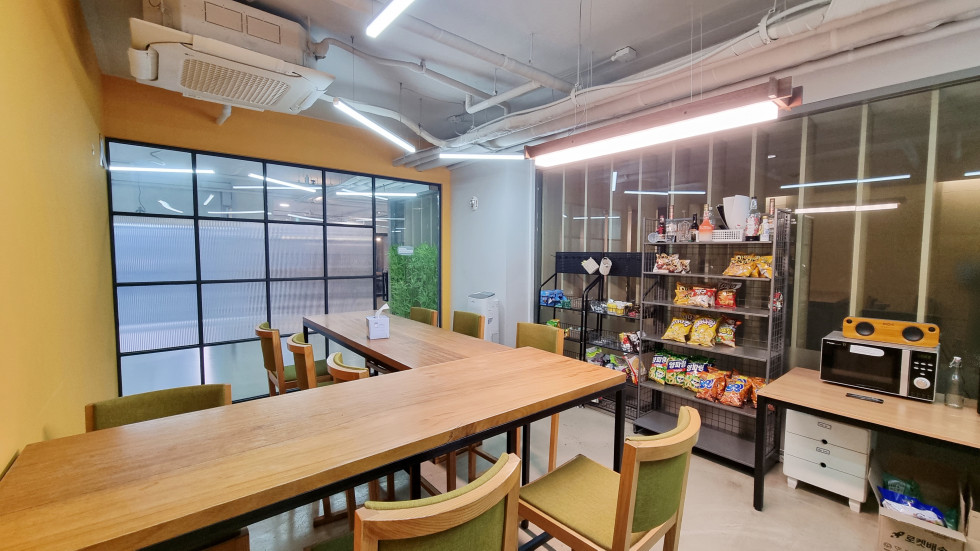 서초동 110평 사무실 | 월세 1,670만원 사진 3