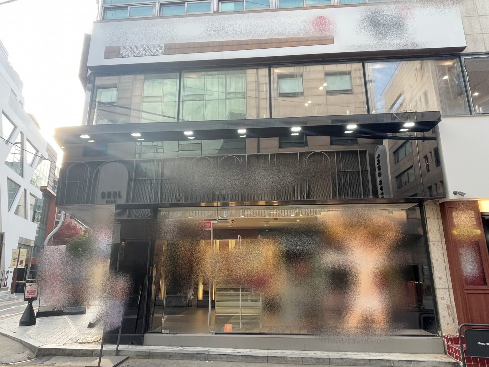 신사동 14평 사무실 | 월세 670만원 2