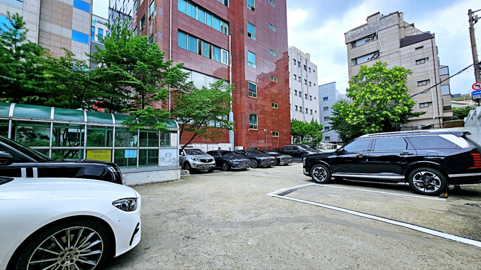 논현동 33평 사무실 | 월세 332만원 10