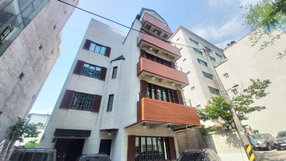 신사동 13평 사무실 | 월세 170만원